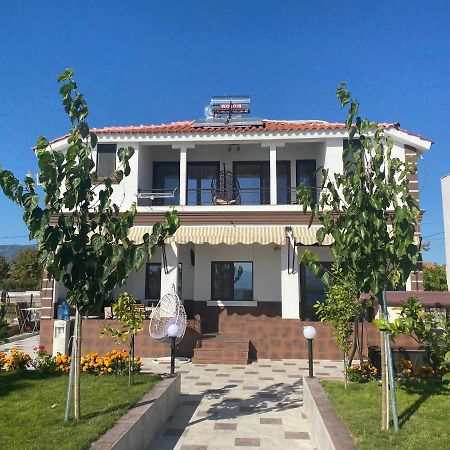 Guest House Costa 1 Karianí Esterno foto