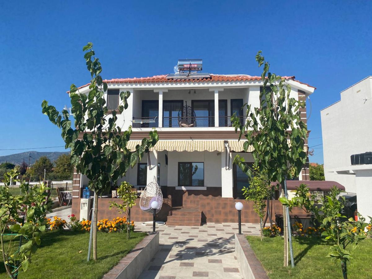 Guest House Costa 1 Karianí Esterno foto